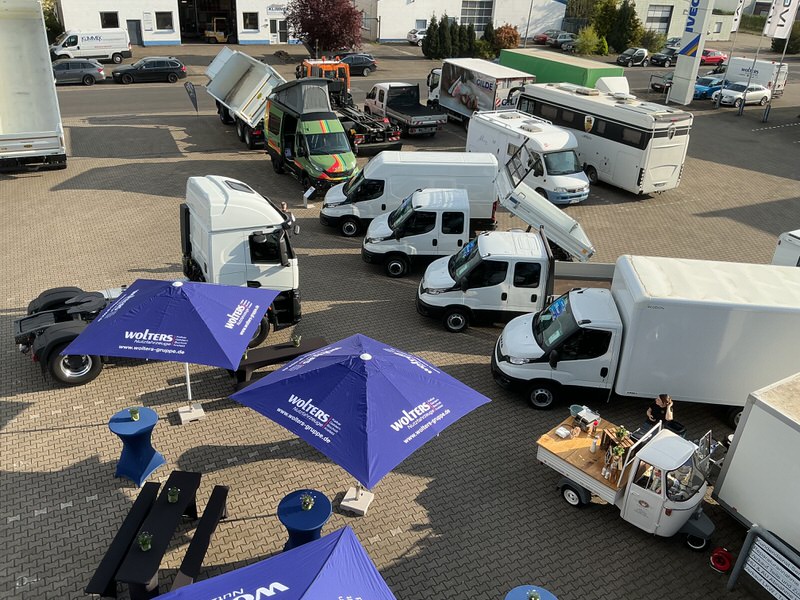 NFZ-Private-Sale-Beitrag-04 Luftansicht der Fahrzeuge beim Private Sale von Wolters Nutzfahrzeuge