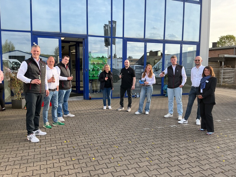 Gruppenbild beim Private Sale von Wolters Nutzfahrzeuge